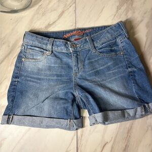 Arizona Jean Co. Light Blue Denim Roll-Cuff Women's Shorts size 3